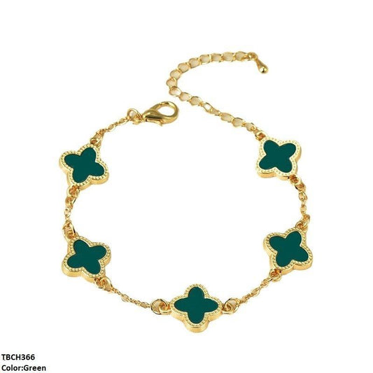 Elegant clover bracelet
